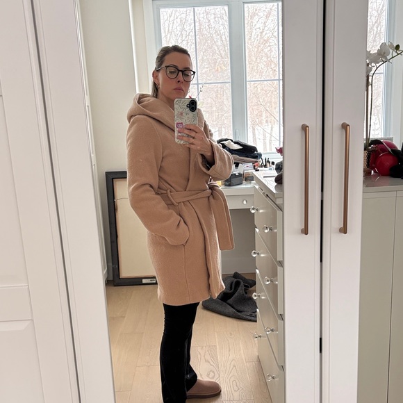 Aritzia 100% Merino wool wrap coat - Picture 8 of 9